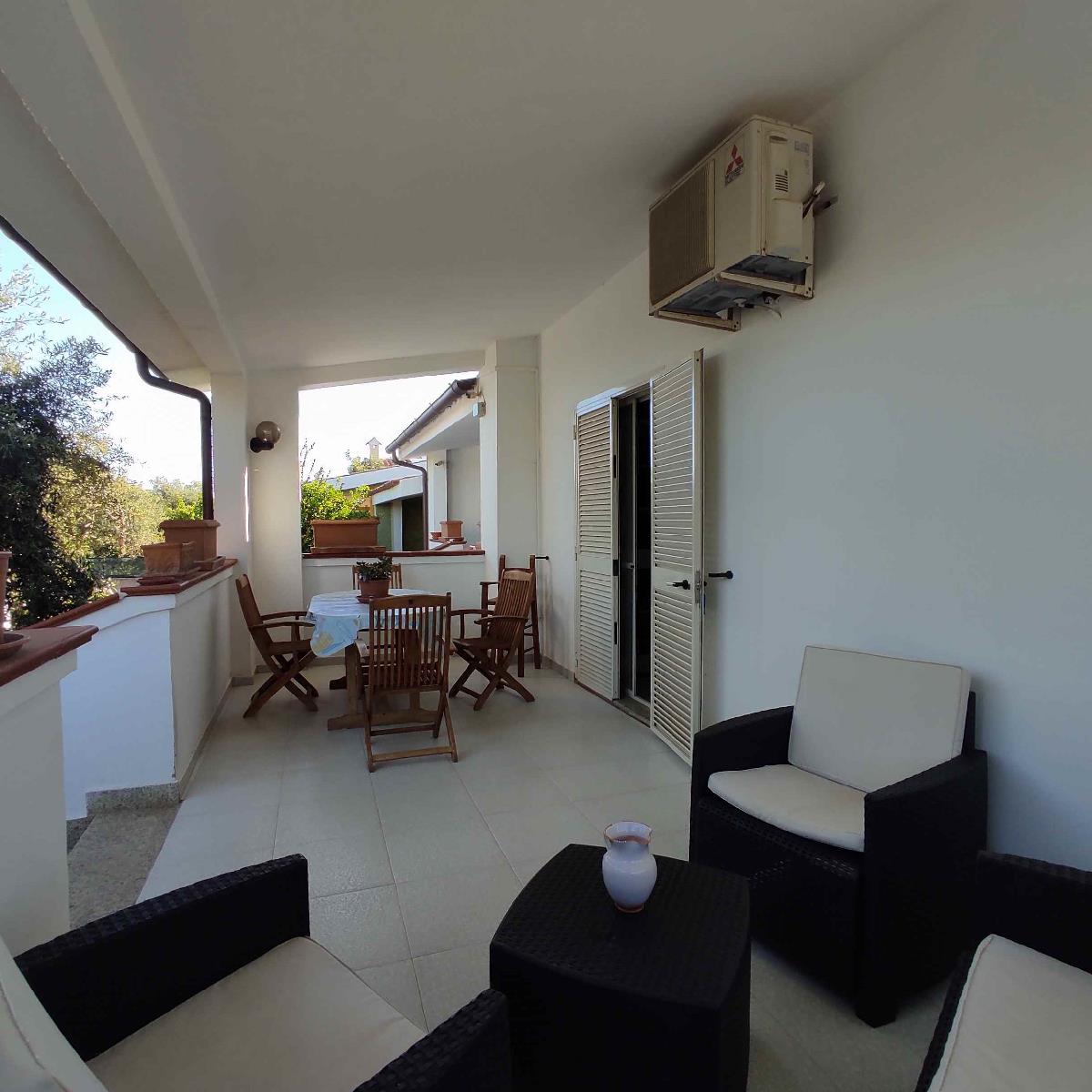 Veranda Casa al mare via carbo Budoni Sardegna