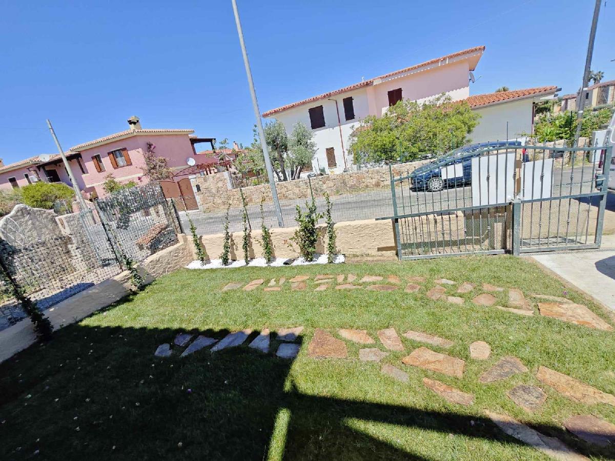 Giardino appartamento la casa di ottiolu Budoni Sardegna